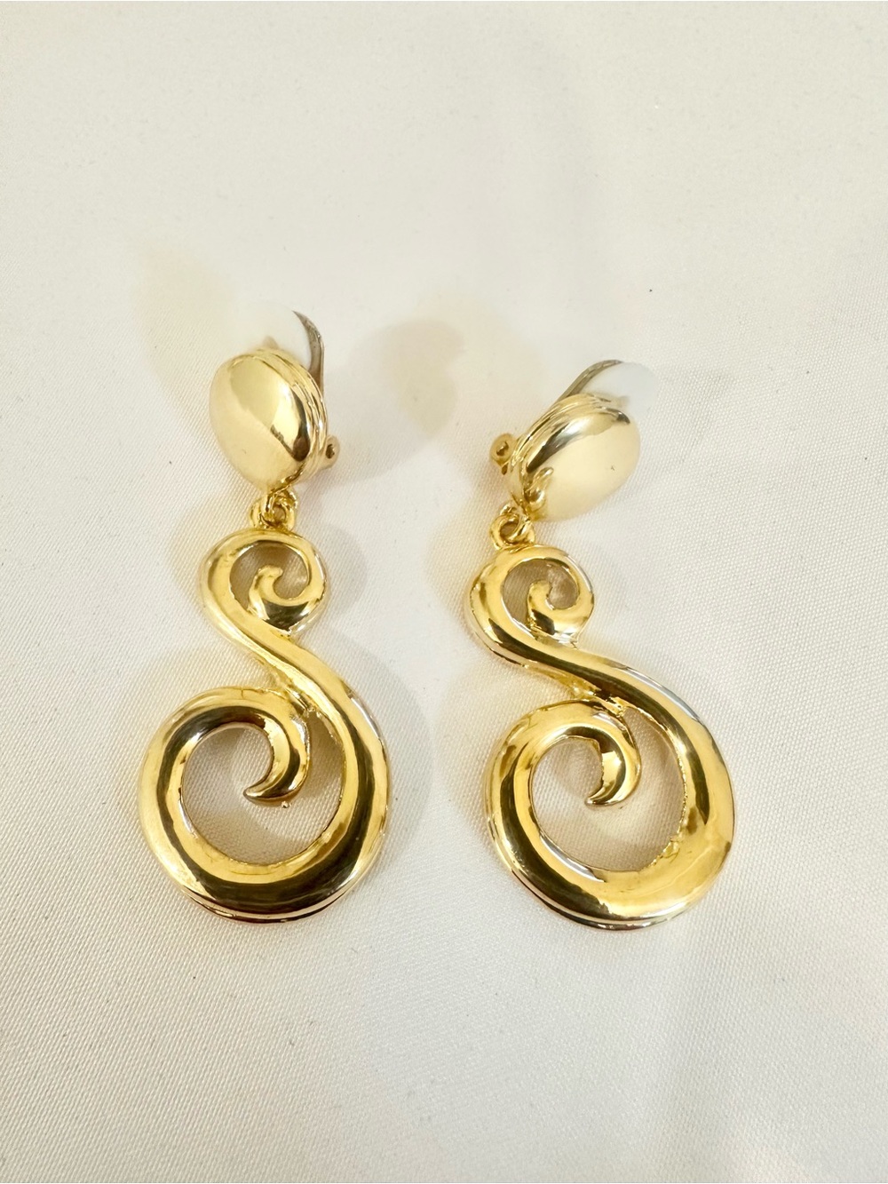 90s Vintage Gold Swirl Clip-On Drop Earrings - High Quality